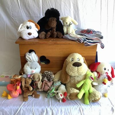 G8102 Small Wooden Chest with Beanie Babies & Stuffed Animals