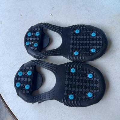 2 pair of ice snow non boot slip size medium