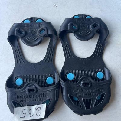 2 pair of ice snow non boot slip size medium