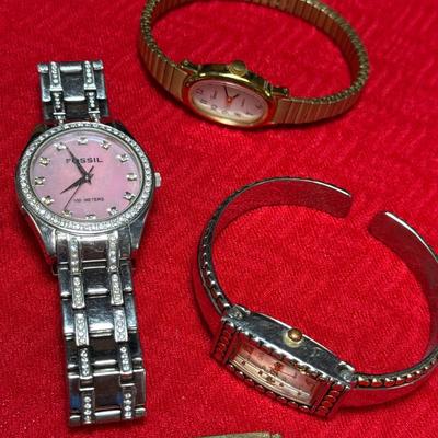 J14-assortment of women’s watches