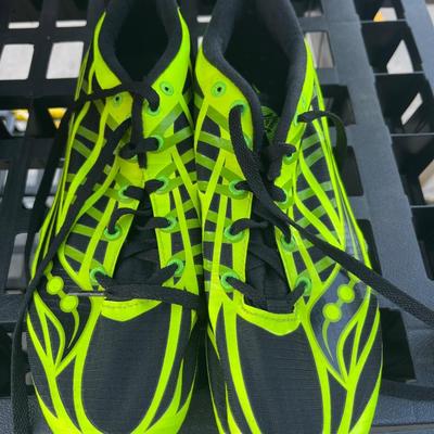 Saucony size 9 track shoes