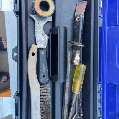 Knee carpet kicker tools with case