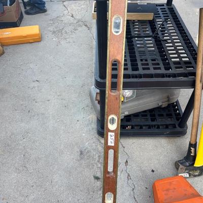 4’ wood brass trim level