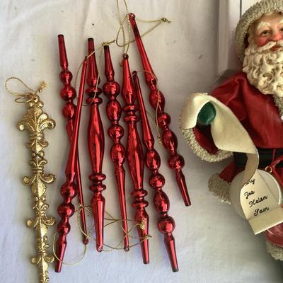 G8116 Charming Collection of Vintage and Festive Christmas Decor