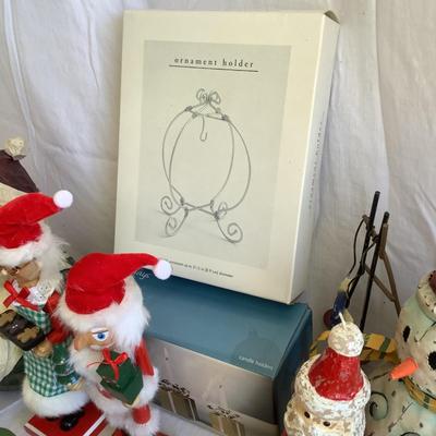 G8116 Charming Collection of Vintage and Festive Christmas Decor