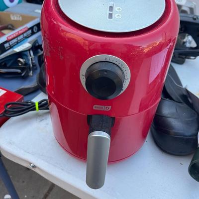 Red dash air fryer works