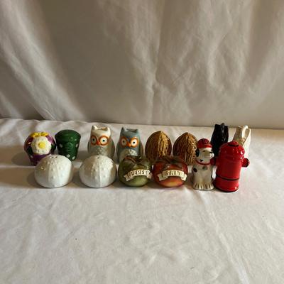 Johnathan Adler NIB Cheval Salt & Pepper Shakers & More (K-MG)
