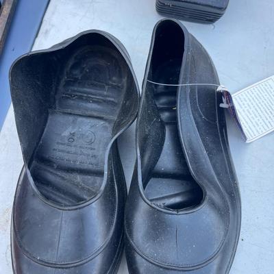All traction foot wear size xl