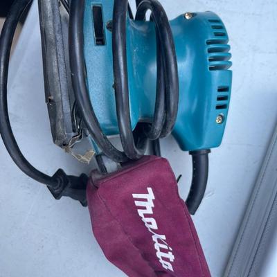 Makita finishing sander mb 04450