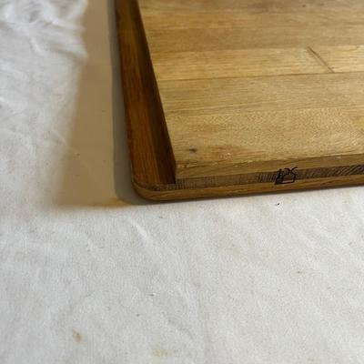 Two Wooden Cutting Boards (K-MG)