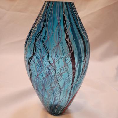 Chaotic Joy Glass Vase and Lindshammar Bust (DR-EL)