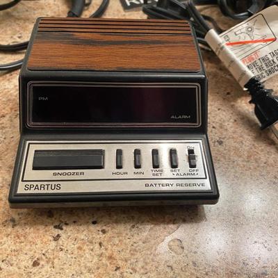 RADIO SHACK WEATHER AND TRAVEL RADIOS, LIKE NEW BLOW DRYERS, AND ALARM CLOCK