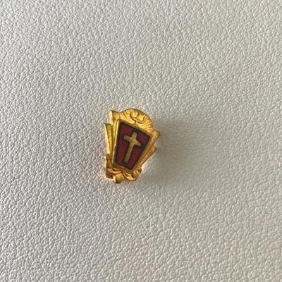 Small vintage pin