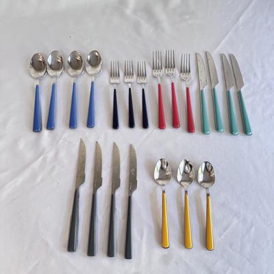 Colorful Fiesta Flatware and More (K-BM)