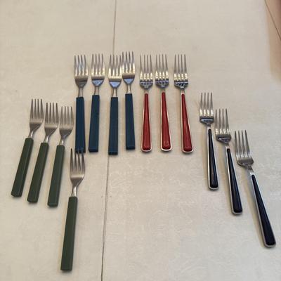 Colorful Fiesta Flatware and More (K-BM)