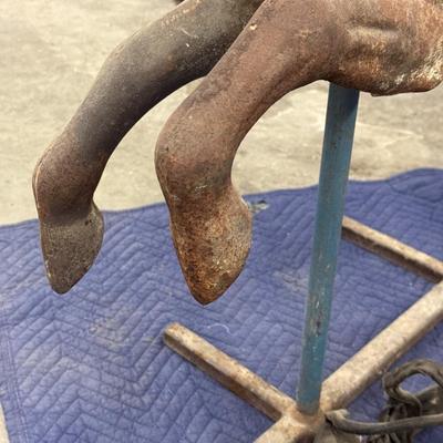 X143-antique cast-iron horse