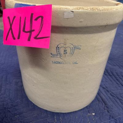 X142-Panama pottery crock