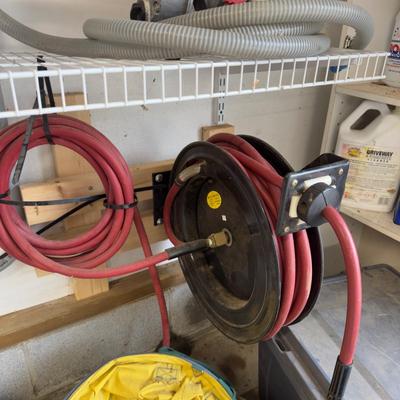 G1106 Retractable Air Hose with Wall Mount
