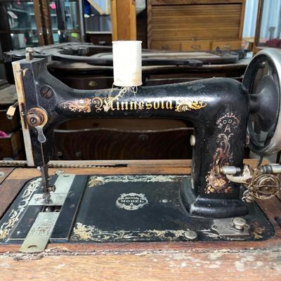 X118-antique Minnesota sewing machine