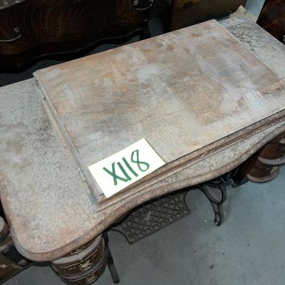 X118-antique Minnesota sewing machine