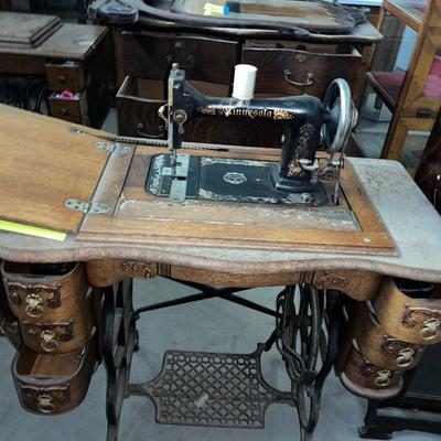 X118-antique Minnesota sewing machine