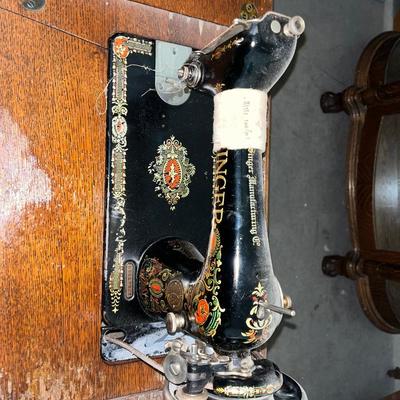 X116-antique singer sewing machine