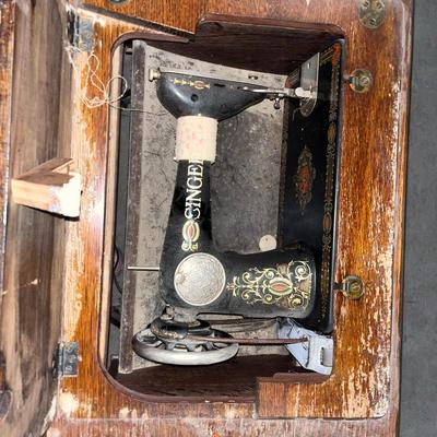 X116-antique singer sewing machine