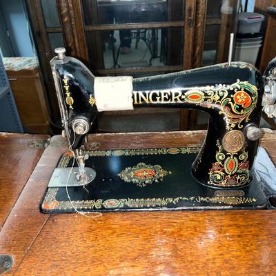 X116-antique singer sewing machine