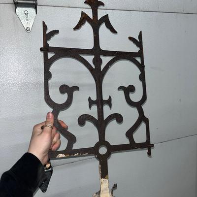 X109-cast-iron Fencing lot