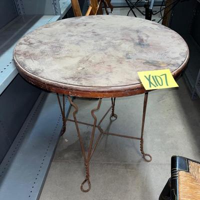 X107-small adorable table