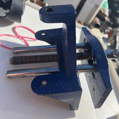 6” vice