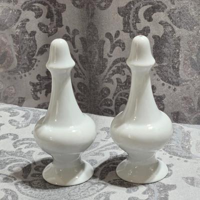 Salt & Pepper Porcelain Shakers