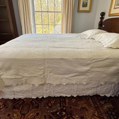 Beautiful queen baluster style wood headboard with metal bedframe