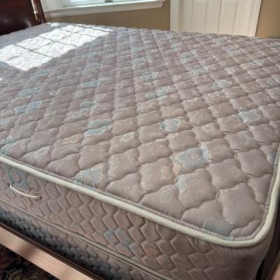 Beautiful queen baluster style wood headboard with metal bedframe