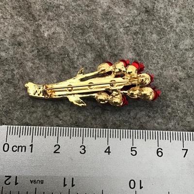 Vintage signed M Bouquet of red roses pin / Brooch