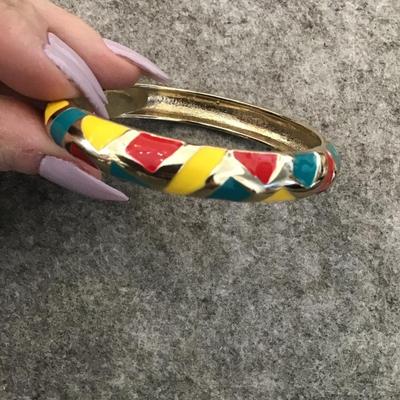 Super cute, gold, toned, vintage, bright, enameled hinged bracelet