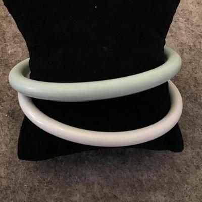 Super cute vintage Bakelite Mint green & white bangle bracelets