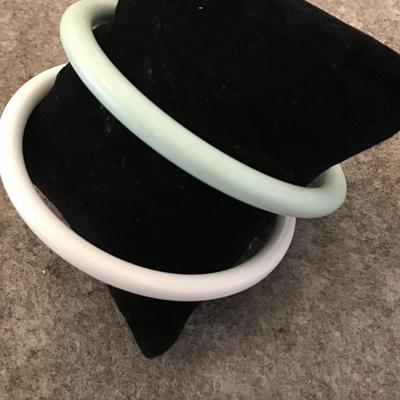 Super cute vintage Bakelite Mint green & white bangle bracelets