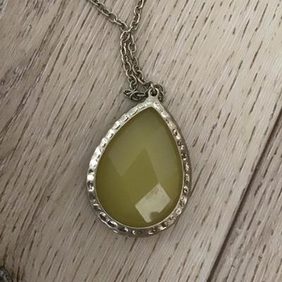 Fashion Necklace gold tone Faux stone pendant