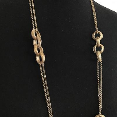 Really pretty gold tone, chain link fashion necklace