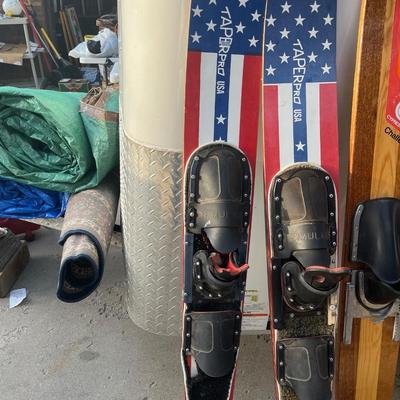 Pair of flag design taper pro skis