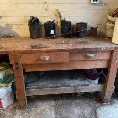 Garage work bench