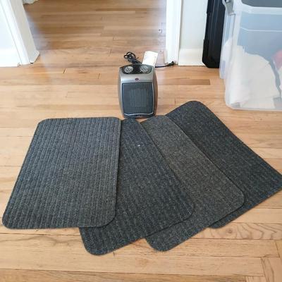 Small Lasko space heather with 4 Home collection Ribbed floor mats