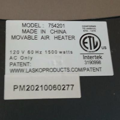 Small Lasko space heather with 4 Home collection Ribbed floor mats