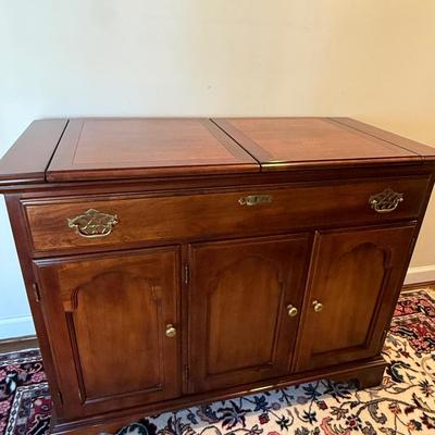 Statton server with fold top