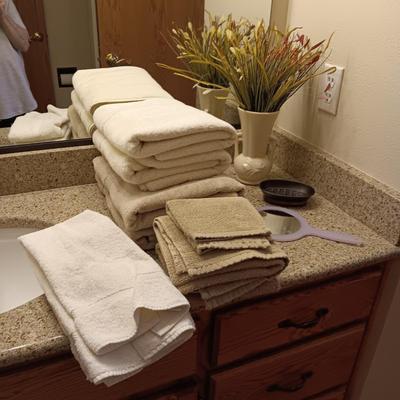 NICE BATH TOWELS, MCCOY VASE WITH FAUX FLOWERS AND MORE