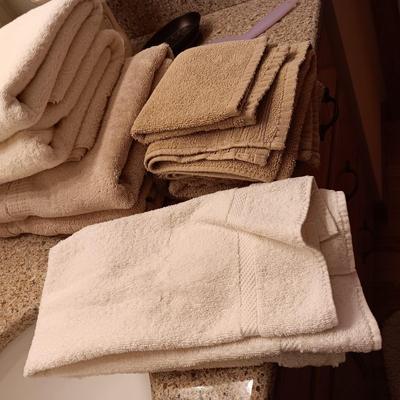 NICE BATH TOWELS, MCCOY VASE WITH FAUX FLOWERS AND MORE