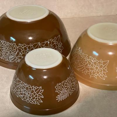 Pyrex Woodland Mixing bowls