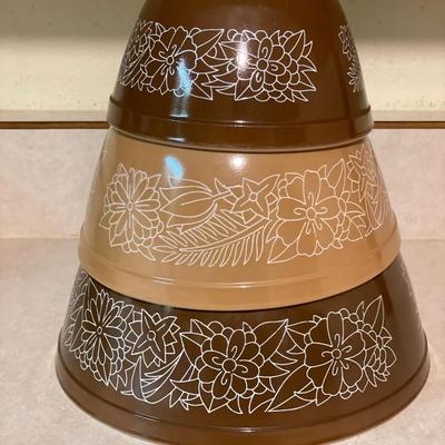 Pyrex Woodland Mixing bowls