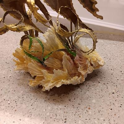 HOME DECOR AND COLLECTIBLES